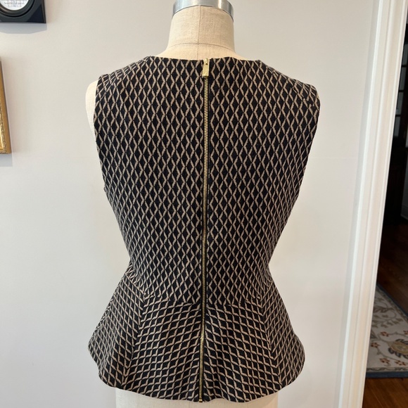 Vince Camuto Sleevless Dressy Black Geometric Top - Picture 2 of 5